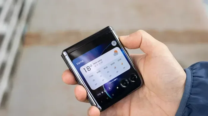 Motorola Razr Plus 2024