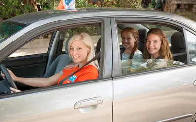 HopSkipDrive driver with kids