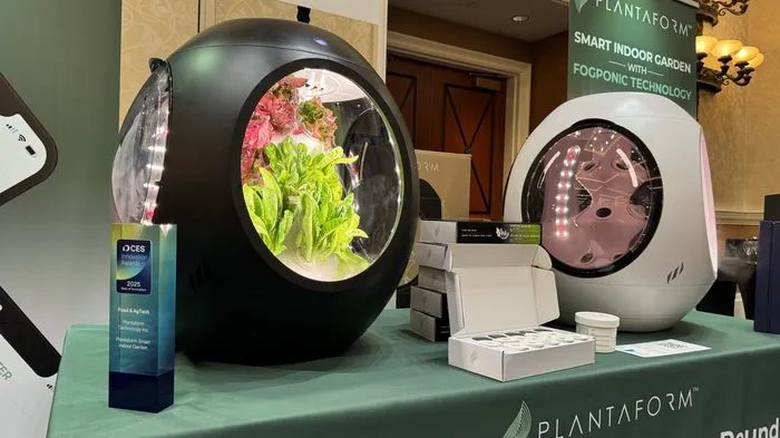 Plantaform’s Smart Indoor Garden