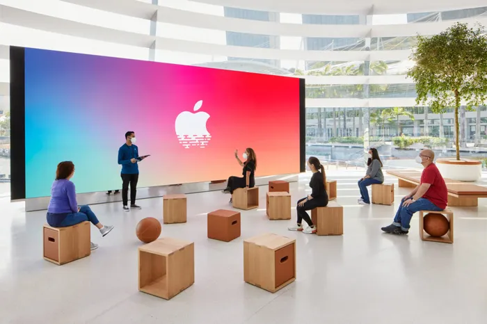 Forum Apple Marina Bay Sands Store