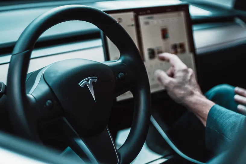 Tesla-to-Disable-In-Dash-Video-Gaming-Feature